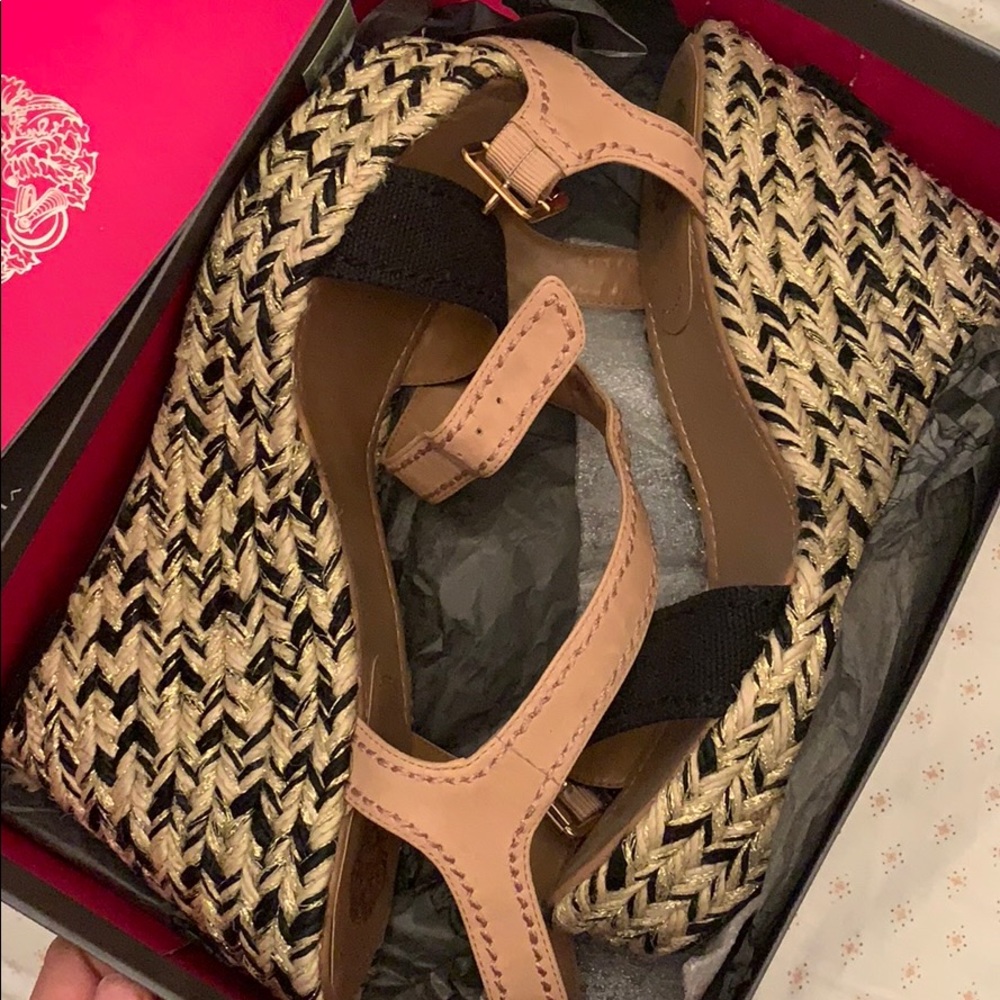 Vince Camuto black and gold wedges